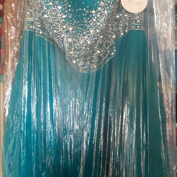 Tease Prom dress. NWT - Picture 5 of 6